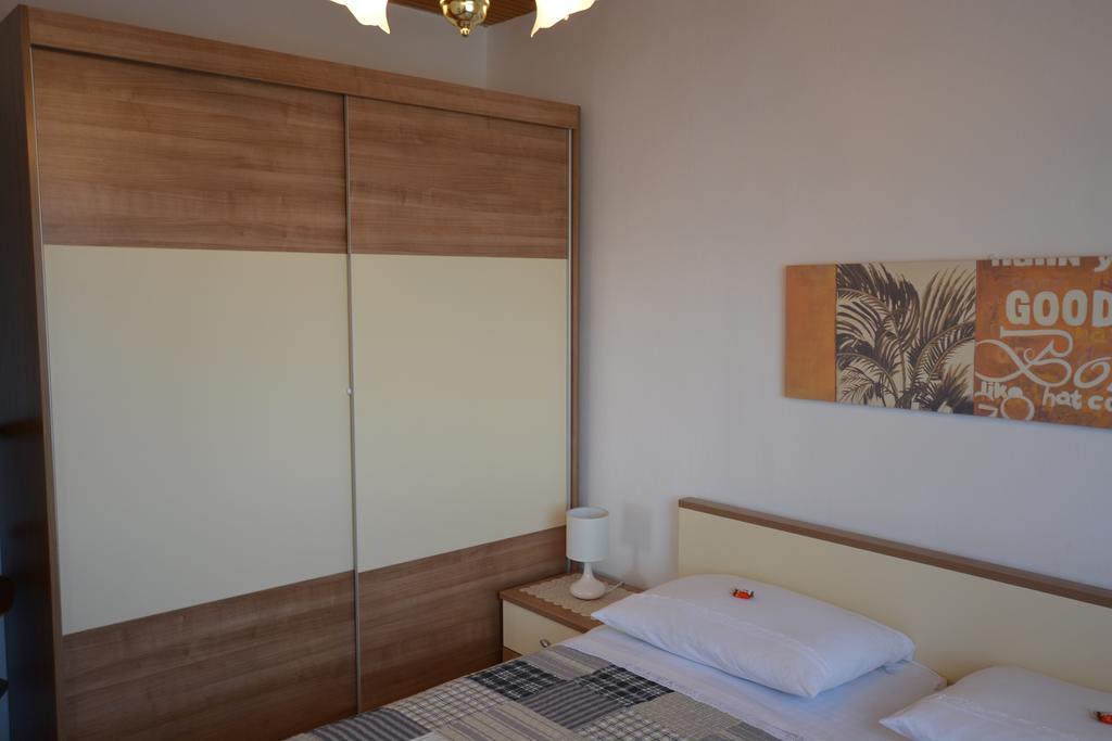 Apartment Slavica Kornić Exteriör bild