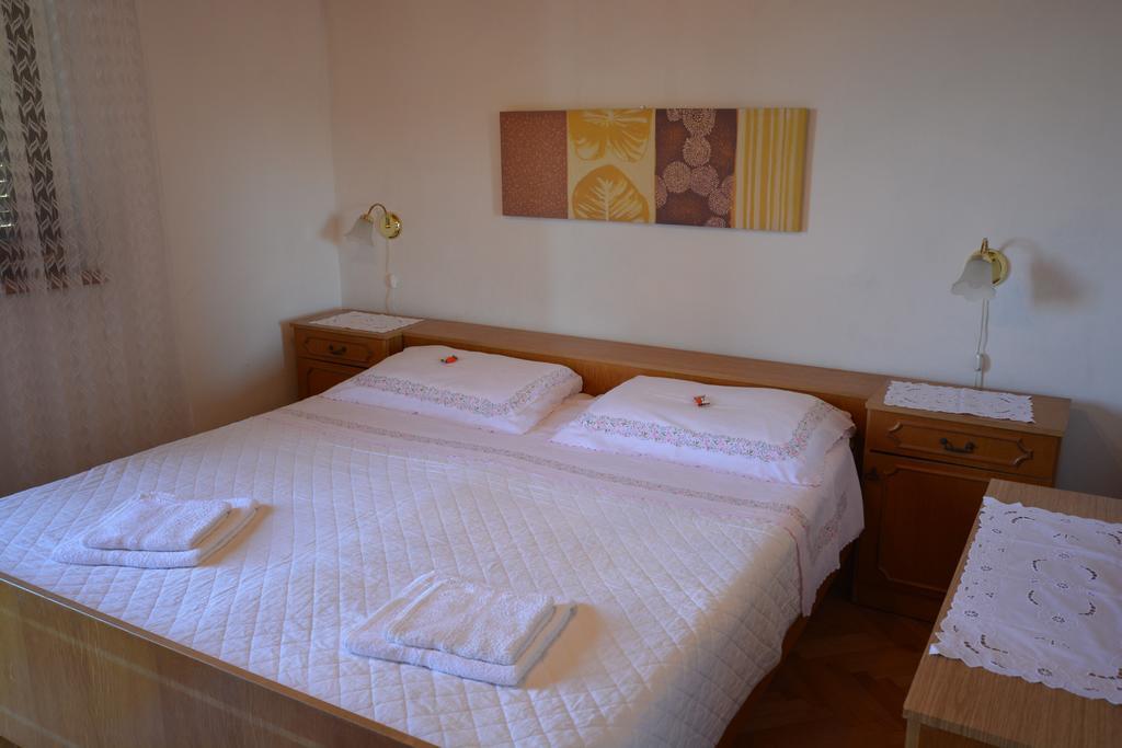 Apartment Slavica Kornić Exteriör bild